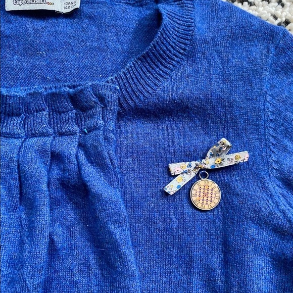 Girl cardigan size 8-10T - Picture 3 of 4